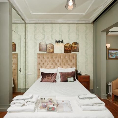 2025 beyoğlu design hotels, istanbul design hotels, современный отель бейоглу, дизайнерский отель стамбул, faik pasha apartments, современное жилье бейоглу, длительное проживание, digital nomad hotel, креативный отель стамбул