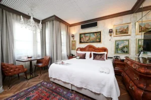 2025 Бейоглу исторические отели, исторические отели Стамбула, Beyoğlu heritage hotels, Faik Pasha Apartments, Galata historical hotel, Cihangir historical hotel, долгосрочное проживание Стамбул, арт-отель, бутик-отель Бейоглу, гид по отелям Стамбула