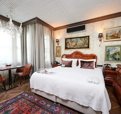 2025 Бейоглу исторические отели, исторические отели Стамбула, Beyoğlu heritage hotels, Faik Pasha Apartments, Galata historical hotel, Cihangir historical hotel, долгосрочное проживание Стамбул, арт-отель, бутик-отель Бейоглу, гид по отелям Стамбула