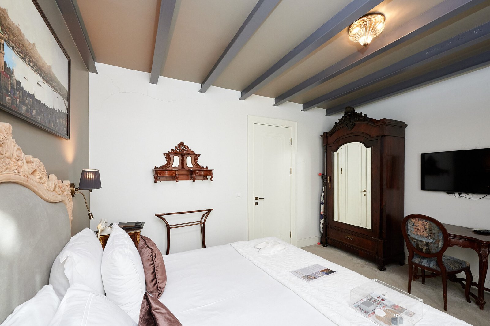 Beyoğlu Hotels 2026: Бутик-Опыт И Апартаменты В Историческом Центре Стамбула