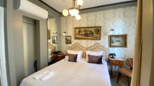 otel v Beyoglu Istanbul, Faik Pasha Apartments, бутик-отель, апартаменты, бронирование, отзывы, дизайн, район Бейоглу, 2025, Стамбул